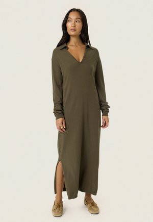 SPINA  - Strickkleid - tarmac