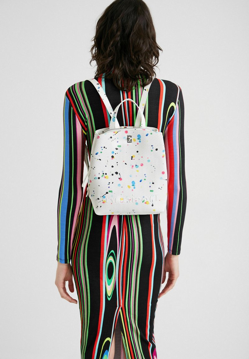 Desigual SMALL BRAIDED Rucksack beige Zalando.de