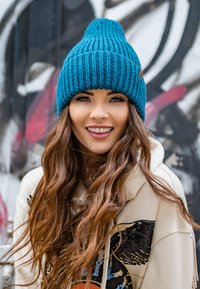 Vivisence Căciulă - black turquoise