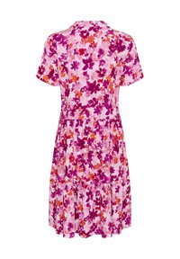 Rochie florală cu mâneci scurte, guler și fustă plisată. Designul include material roz cu modele de flori în acuarelă violet și portocaliu.