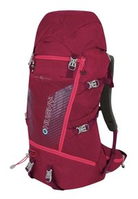 Batoh Husky 40L v burgundské barvě, který se vyznačuje strukturovaným designem, mnoha popruhy, zipovými kapsami a síťovaným polstrováním na zadní straně pro pohodlí.