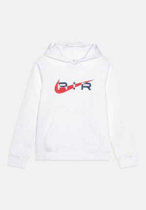 Hvid hættetrøje med forlommer foran og teksten "AIR" overlagt af en rød Nike swoosh-logo på tværs af brystet.