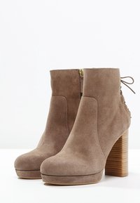 Topshop Botines de tacón - taupe