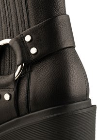 Shoe The Bear AMINA HARNESS czarny