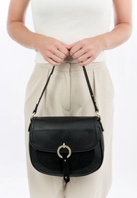 Tamaris CARO - Handtasche - black