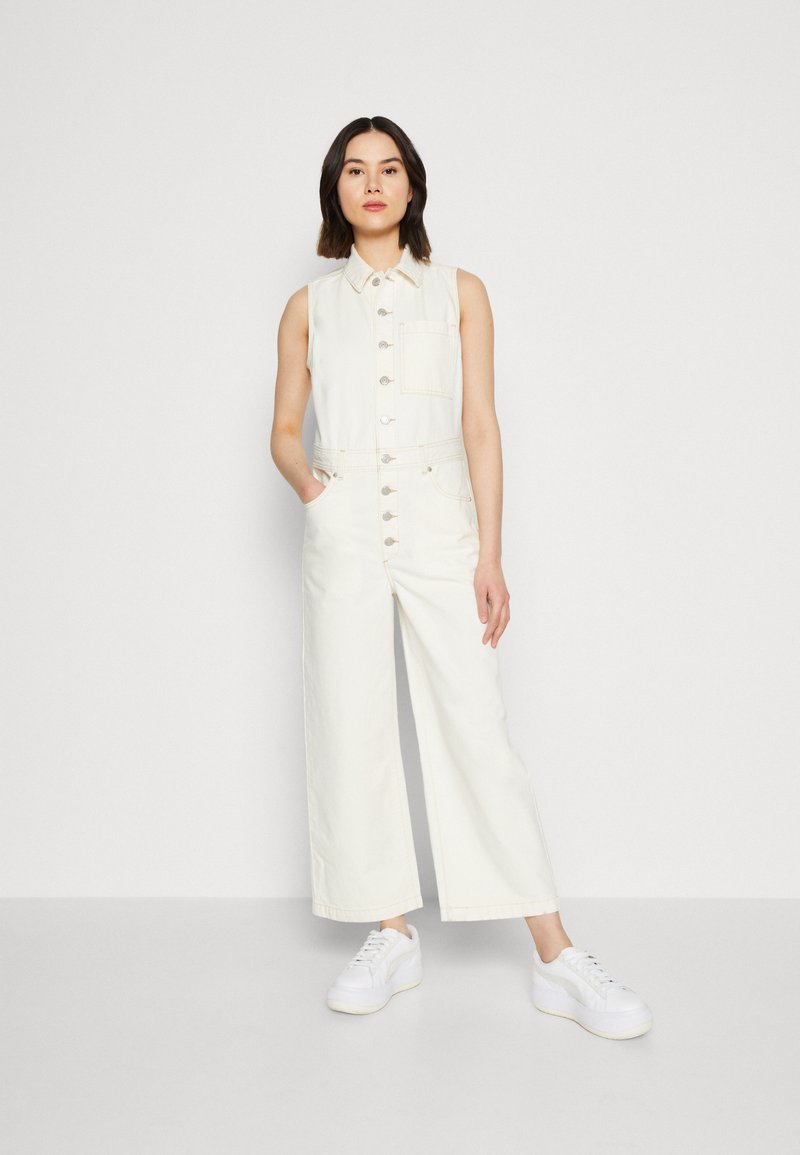 Levi's® SLEEVELESS Jumpsuit go ecru or go home/hvit Zalando.no