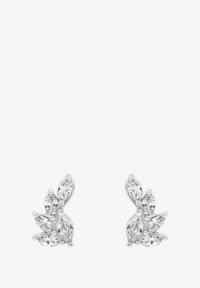 Pendientes de plata con piedras claras en corte marquesa dispuestas en un diseño parecido a hojas, con superficies pulidas y sutiles reflejos.