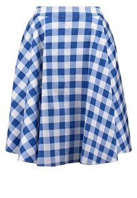 Gingham-hame, jossa vuorotellen sinisiä ja valkoisia ruutuja, liehuva muotoilu ja sileä kankaan rakenne. Vyötärökaistale ylhäällä.