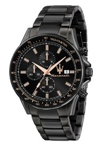 Zwarte chronograaf horloge met een roestvrijstalen band. Beschikt over een zwarte wijzerplaat, rosegouden accenten, drie sub-dials en een datumaanduiding. Waterbestendig tot 100 meter.