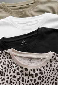 THE SET 4 PACK - Apdrukāts T-krekls - black khaki green cream animal
