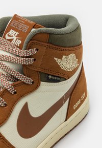 Jordan AIR JORDAN 1 ELEMENT - Vysoké tenisky - legend sand/legend coffee/medium olive/university red