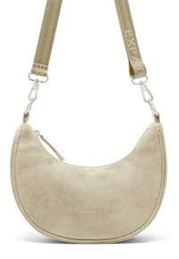 Borsa a spalla in suede beige a forma di mezzaluna, con dettagli in zipper e tracolla a motivo contrastante. I fili di metallo argentato arricchiscono il design.