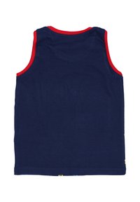 Marineblauwe mouwloze tanktop met rode afwerking rond de armsgaten en halslijn, weergegeven vanaf de achterkant op een witte achtergrond.