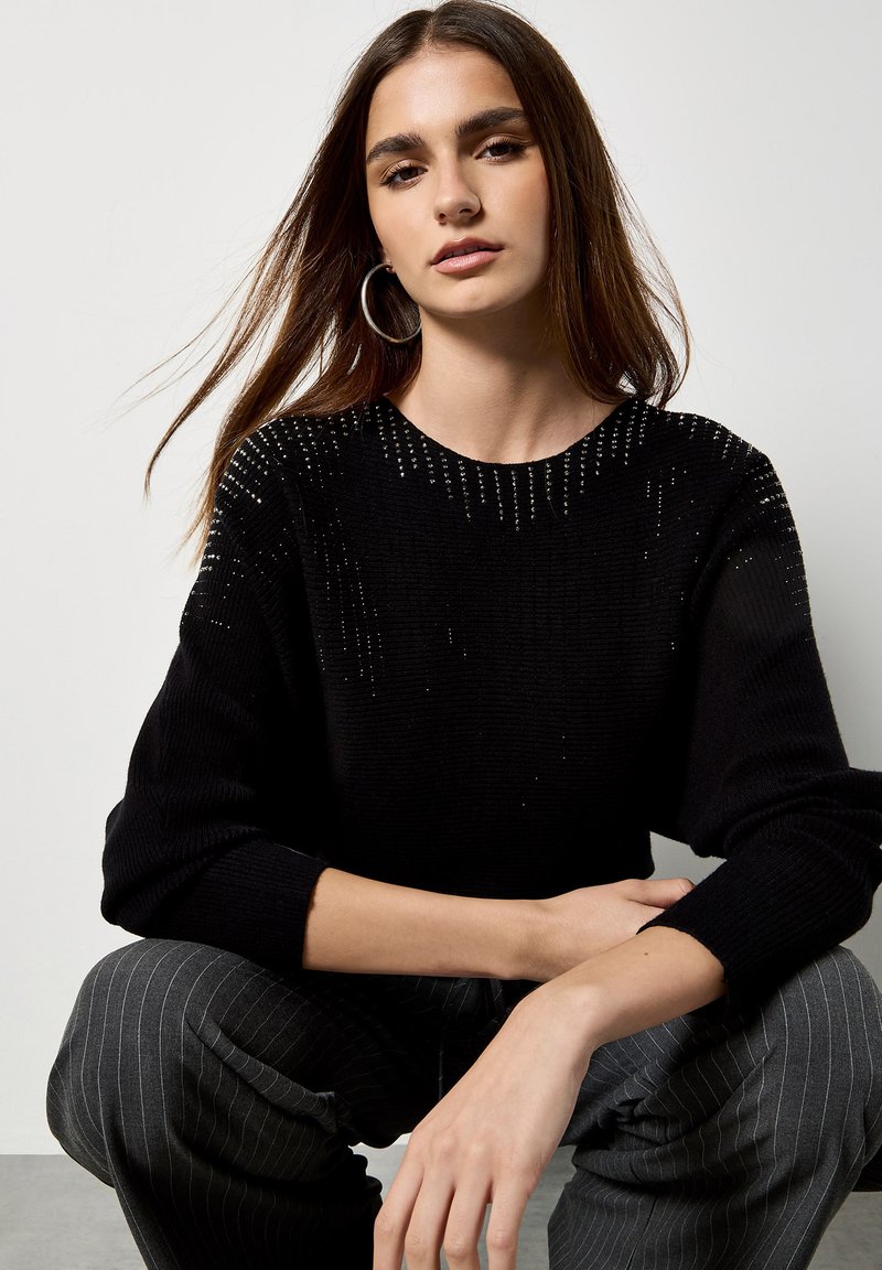 Apricot RHINESTONE EMBELLISHED BATWING Jumper black Zalando