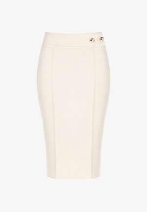 Bleistiftrock in knielanger Länge aus cremefarbigem Stoff, mit zwei goldfarbenen Knöpfen am Bund und Nähten entlang der Nähte.