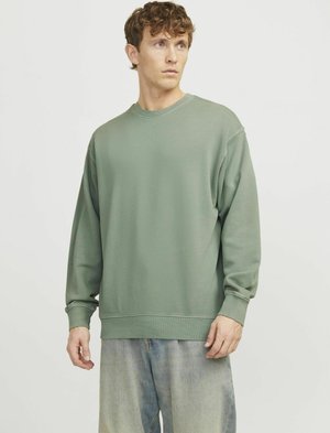 Jack & Jones JJECHARGE OVERSIZE FADED CREW NECK - Sportinis megztinis - iceberg green