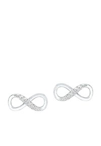 Orecchini d'argento a forma di infinito con piccole pietre preziose rotonde e trasparenti incastonate in una fila parziale lungo i cerchi.