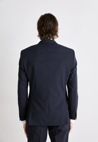 Thumbnail Image 5