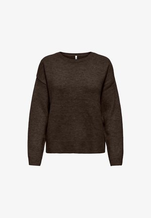 Pull en maille marron à manches longues avec un col rond et des poignets et un ourlet côtelés, présenté sur un fond blanc uni.