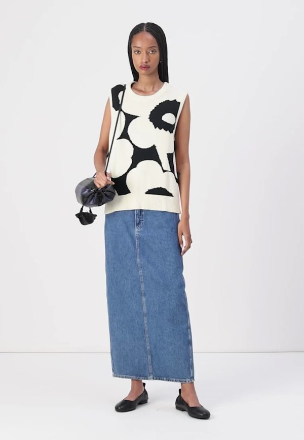 PIONEERI UNIKKO - Jumper2