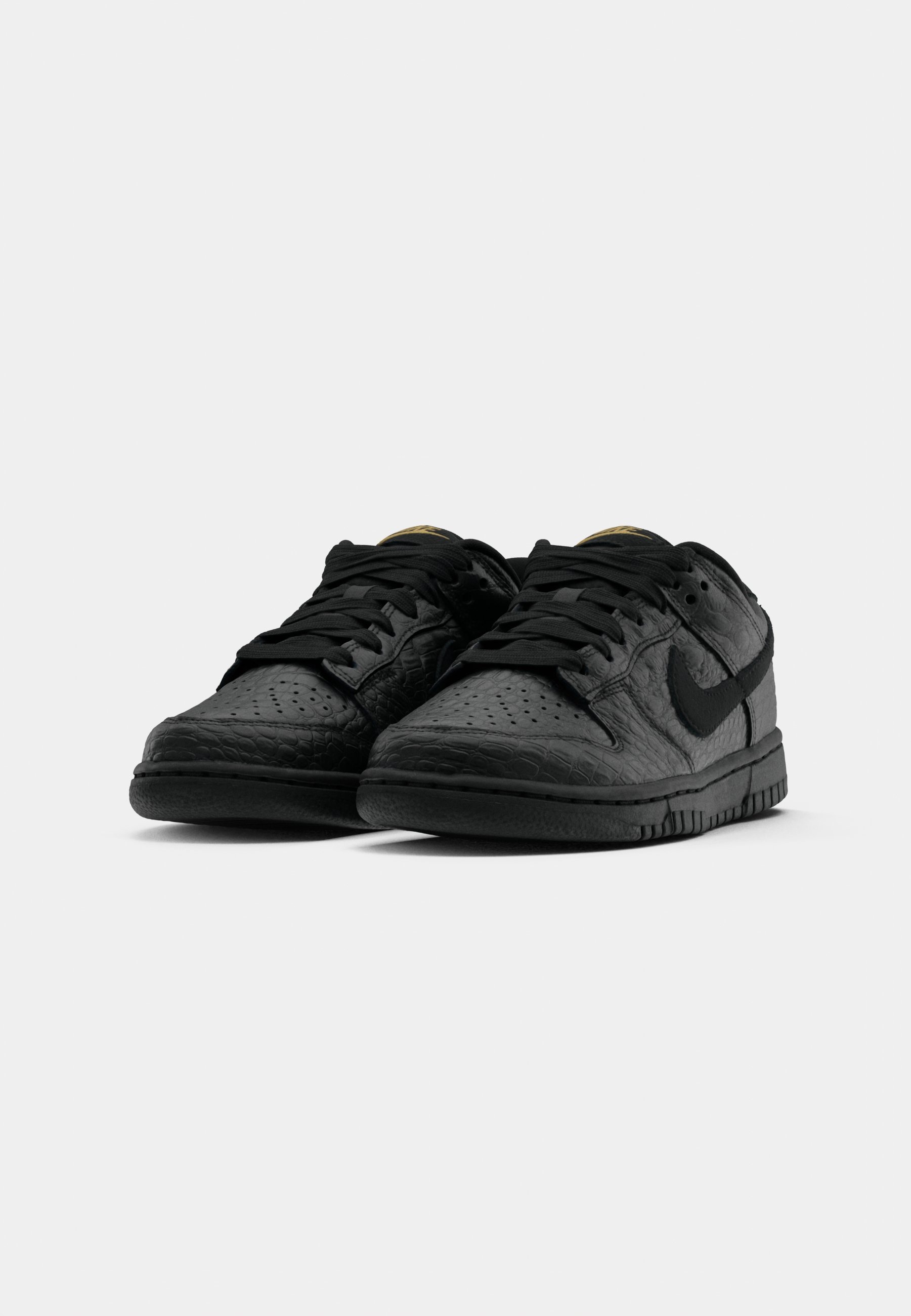 black gold nike dunks