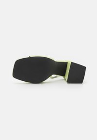 Even&Odd Korolliset sandaalit - light green