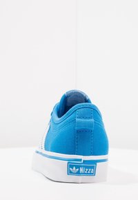 adidas Originals NIZZA - Sneakers - blue/footwear white