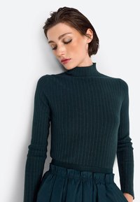Rich & Royal Strickpullover - midnight jade