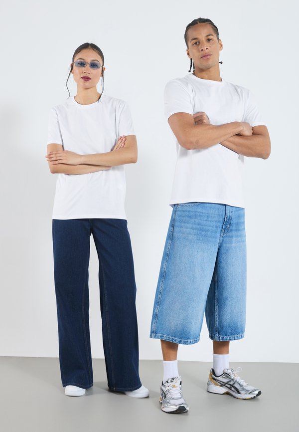 UNISEX BASIC REGULAR T SHIRT  - Basic T-shirt2