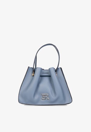 Borsa a mano in pelle azzurro chiaro con doppi manici e logo "ER" in argento sul davanti, esposta su uno sfondo bianco.