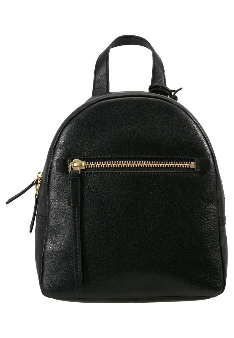Schwarzer Leder-Rucksack mit runder Form, goldener Reißverschluss-Detail auf der Vorderseite und einem oberen Griff. Verfügt über eine seitliche Reißverschlusstasche.