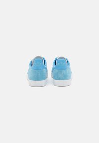 adidas Originals GAZELLE - Trainers - clear blue/light blue/off-white