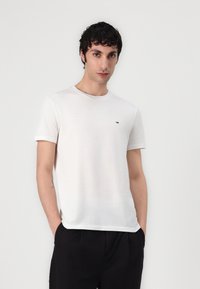 Tommy Jeans SLIM TEE 2 PACK - Basic T-shirt - ecru/blue moment