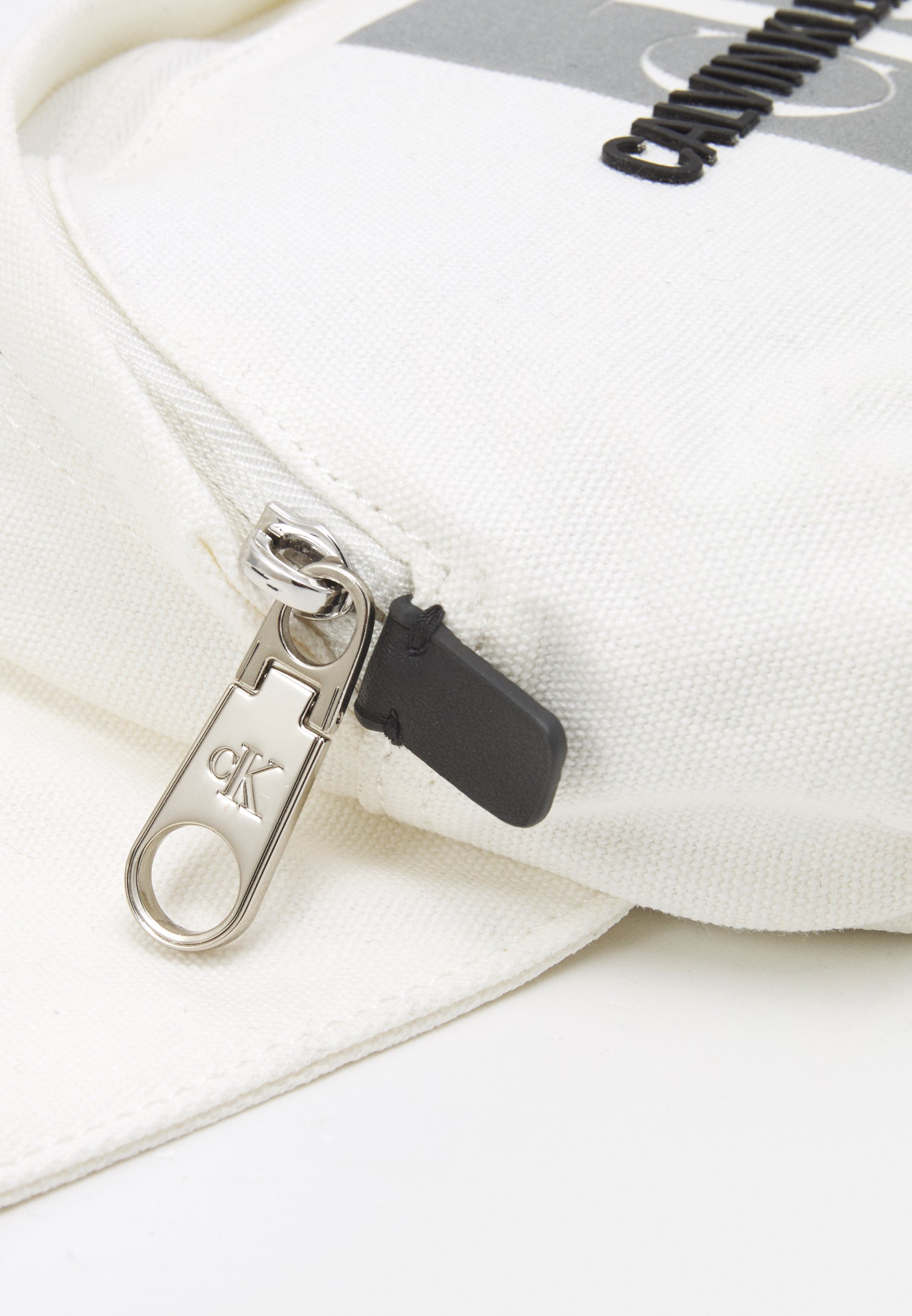 calvin klein jeans waistbolsa