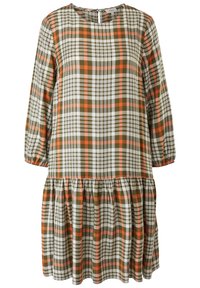 Robe à manches longues, longueur genou, avec motif à carreaux orange, vert olive et blanc, encolure arrondie et ourlet avec volant froncé.