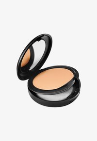 MAC STUDIO FIX POWDER PLUS FOUNDATION - Foundation - nc41
