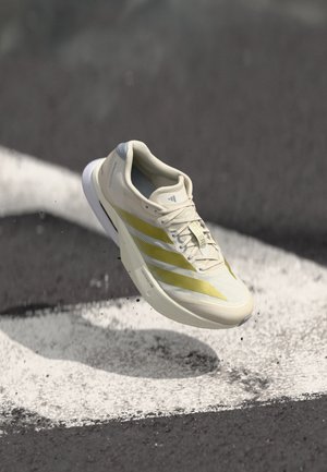 ADIZERO BOSTON 13 - Road running shoes - chalk white/gold metallic/halo silver