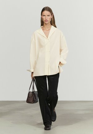 Massimo Dutti, FLOWING STAND COLLAR SHIRT - Košilová halenka  - beige