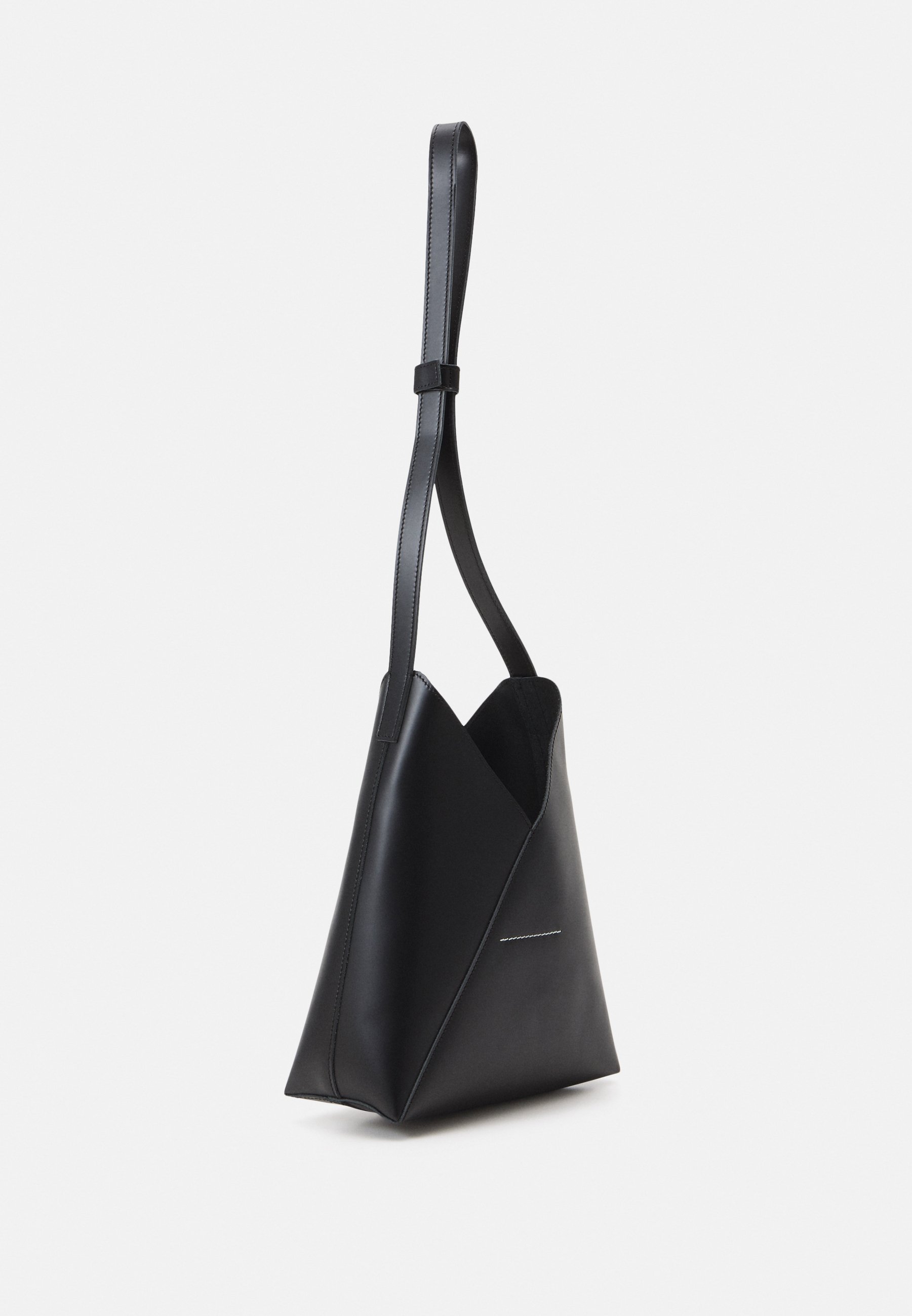 バッグ MM6 Maison Margiela CHAIN SHOULD BAG Maison Margiela MM6 Shoulder Strap Bag with Chain women