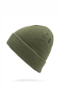 Grøn strikket beanie med struktureret mønster, ombukket skygge og en lille sort logo-detalje. Fremstillet af blødt, varmt materiale.