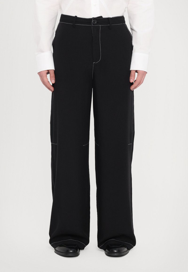 Holzweiler - LIAN TROUSER - Pantalones - black, Ampliar