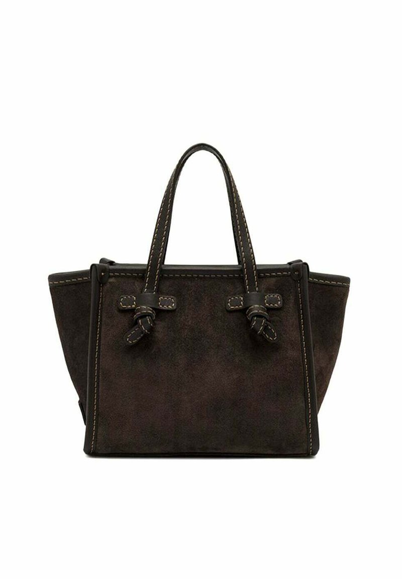 Borsa in suede marrone scuro con doppi manici superiori, cuciture a contrasto e dettagli con cinturino annodato su sfondo bianco.