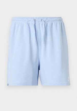 Shorts décontractés bleu clair avec taille élastique et cordon de serrage, fabriqués en tissu doux, avec un petit logo sur l'ourlet inférieur gauche.