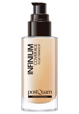 Botella de vidrio transparente con maquillaje fluido beige claro etiquetado como Infinium Coverage Fluid Makeup, postQuam Professional, con dispensador de bomba negro.