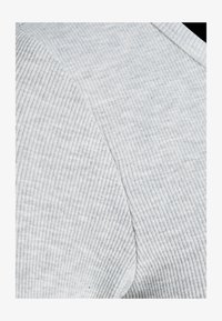 Unausgewählt, light grey