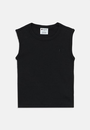 Svart ribbestrikket ermeløs Champion-merke singlet med rund hals og liten brodert logo på venstre bryst, vist flatt mot hvit bakgrunn.