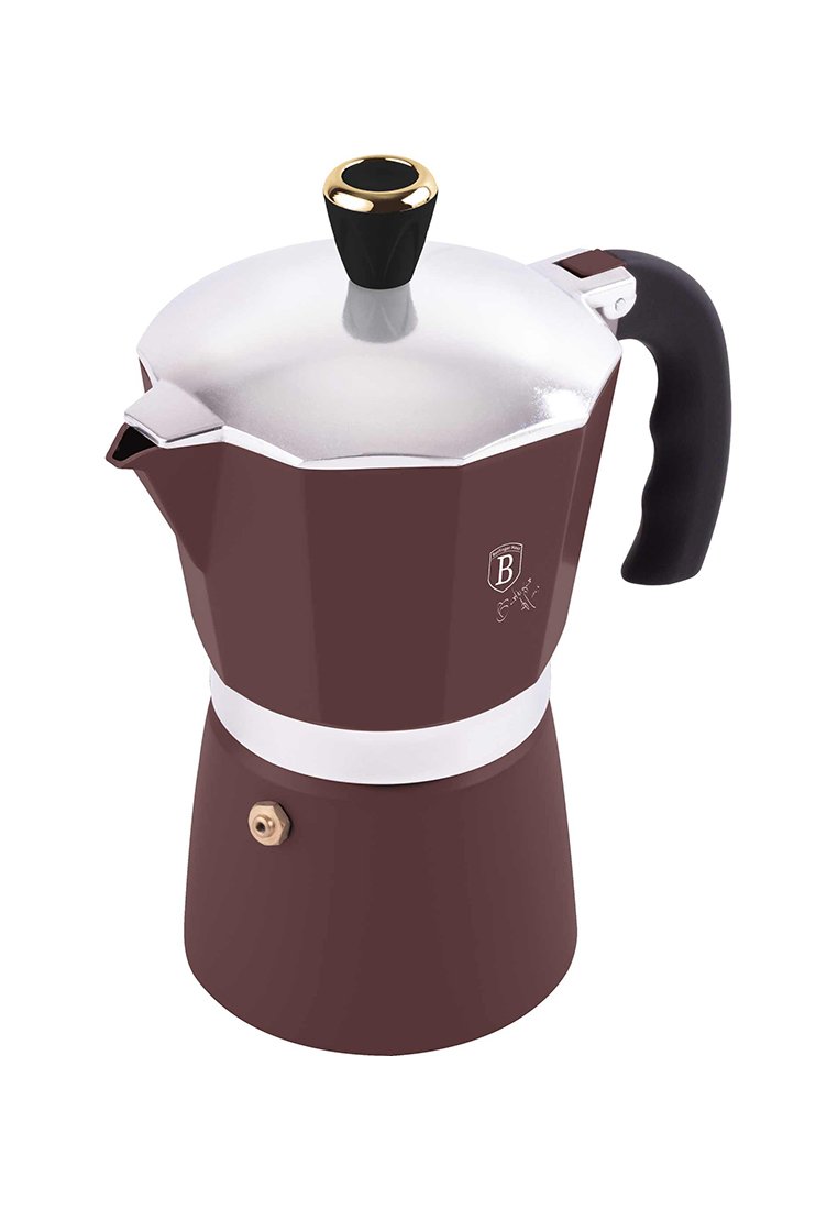 Brauner Aluminium-Espressokocher für den Herd mit silbernem Deckel, schwarzem Griff und goldfarbenem Knopf. Sechseckige Form mit weißem Band.