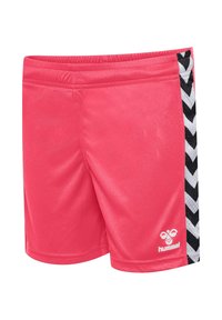 Rosa sportshorts tillverkade av ett mjukt, lätt tyg med svartvita chevrondetaljer på sidorna och en vit logotyp vid fållen.