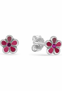 Silvriga blommformade stiförringar med rosa emaljblad och en central rosa ädelsten. Slät yta med fjärilsknäpp.