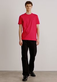 BOSS TEE - Jednoduché tričko - open pink
